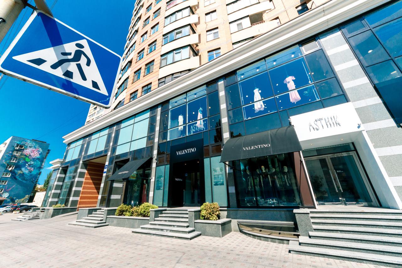 New Building Near Arena City Lesi Ukrainky 7A Kijev Kültér fotó